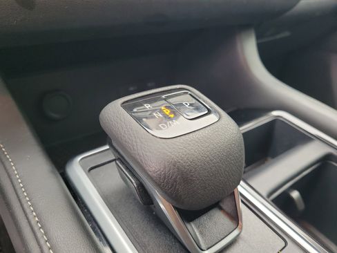 Certified 2025 Nissan Pathfinder SV image 35