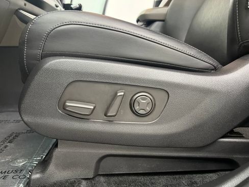 Used 2025 Kia Carnival LXS image 10