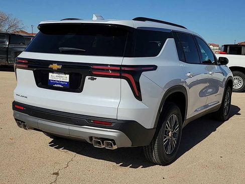 New 2026 Chevrolet Traverse LT FWD image 9