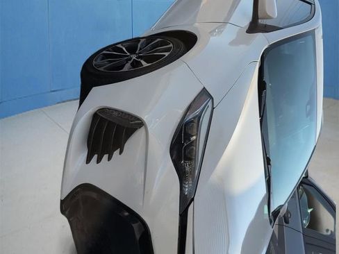 Used 2018 Toyota Corolla SE w/ Carpet Mat Package (TMS) image 1