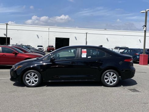 Used 2026 Toyota Corolla LE image 2