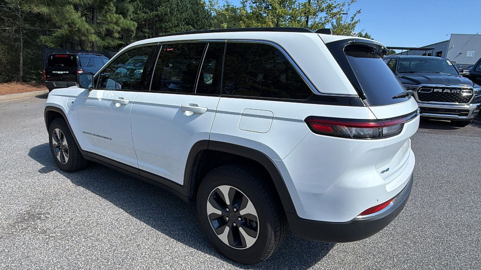 Used 2024 Jeep Grand Cherokee Limited 4xe AWD/4WD image 10