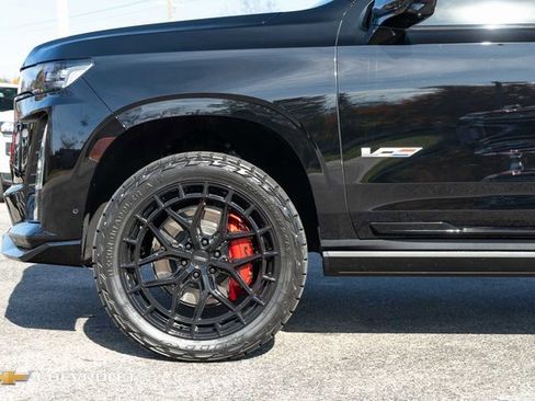 Used 2024 Cadillac Escalade V w/ LPO, ONYX Package image 16