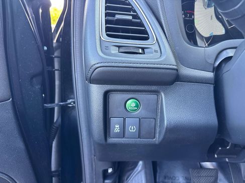 Used 2018 Honda HR-V EX image 18