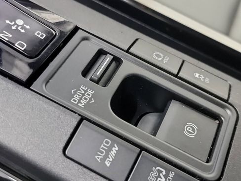 Used 2023 Toyota Prius Prime FWD image 33