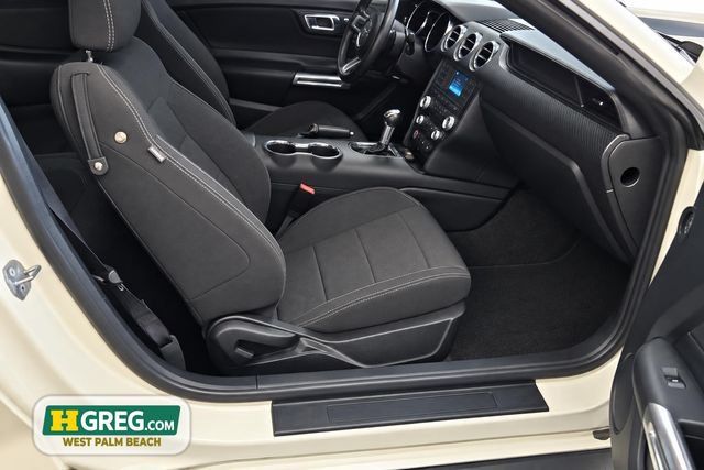 Used 2017 Ford Mustang Coupe RWD image 10