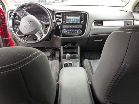 Used 2016 Mitsubishi Outlander SE image 4