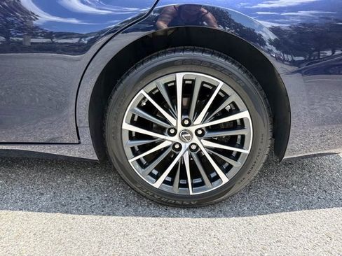 Used 2025 Lexus ES 300h w/ Premium Package FWD image 10