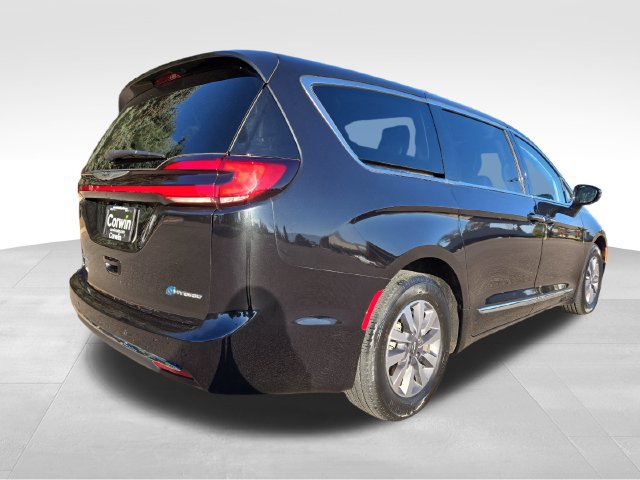 Used 2023 Chrysler Pacifica Limited FWD image 16