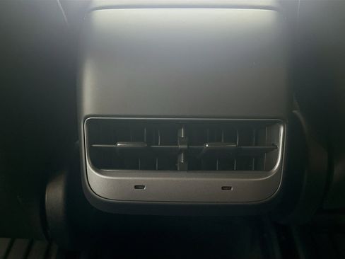 Used 2023 Tesla Model Y Long Range image 27