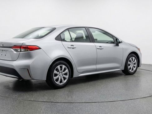 Used 2025 Toyota Corolla LE FWD image 9