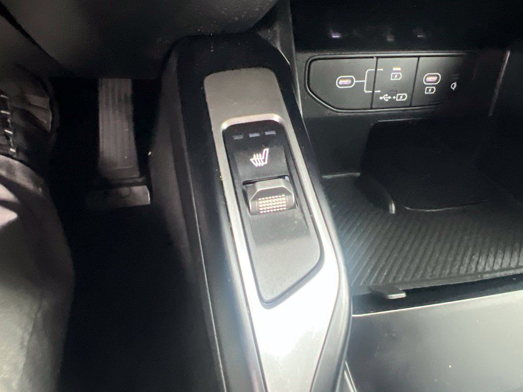 Certified 2024 Kia Sorento S w/ Panoramic Sunroof Package FWD image 51
