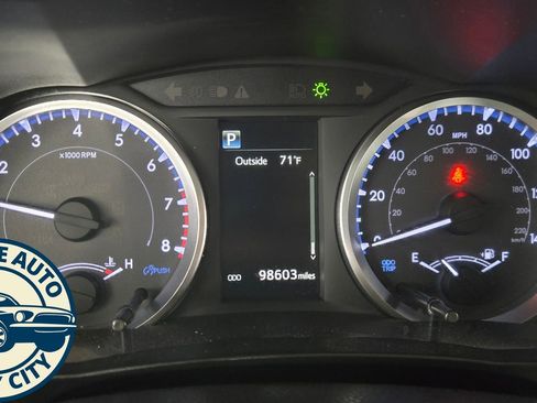 Used 2019 Toyota Highlander Plus AWD/4WD image 11