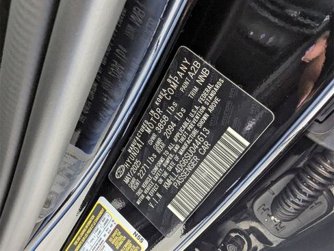 Certified 2025 Hyundai Elantra SE image 28