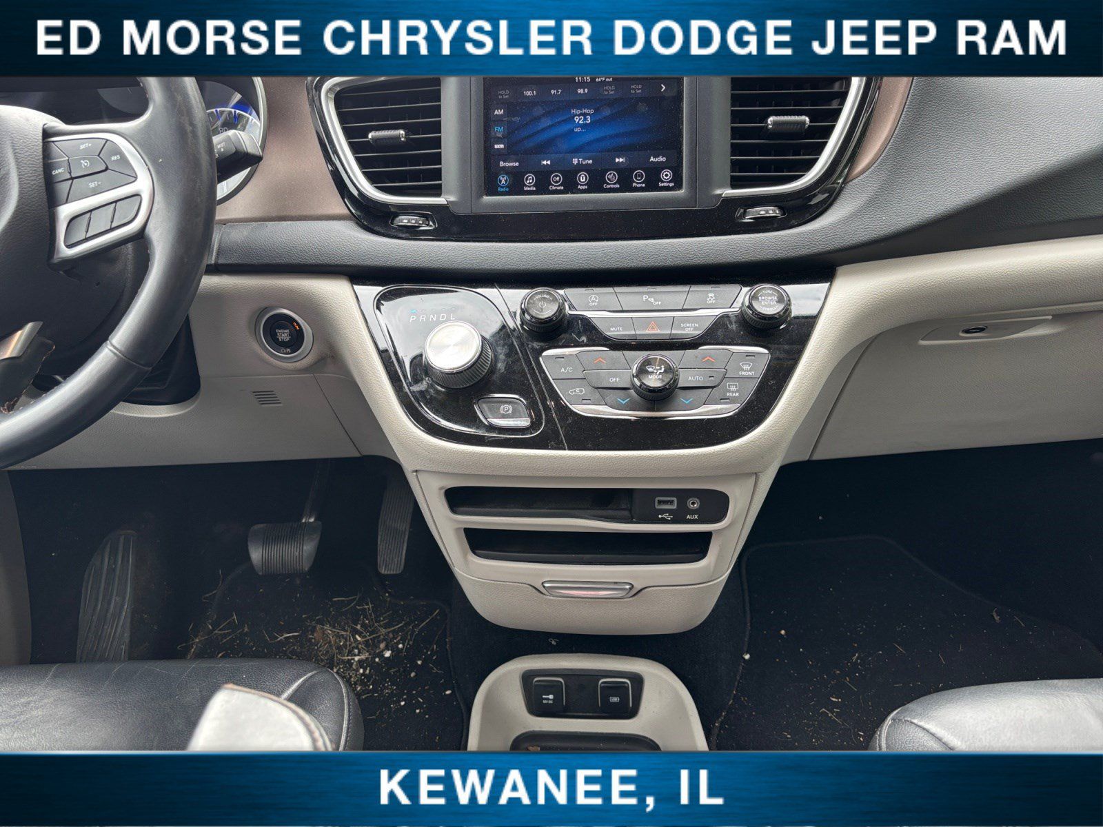 Used 2018 Chrysler Pacifica Touring-L FWD image 11