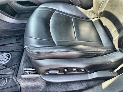 Used 2020 Buick Enclave Avenir w/ Avenir Technology Package image 25