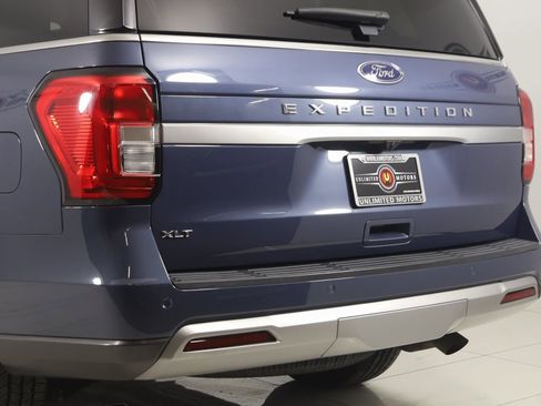 Used 2022 Ford Expedition XLT image 22