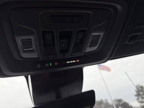 Certified 2025 GMC Sierra 2500 Denali Ultimate image 33