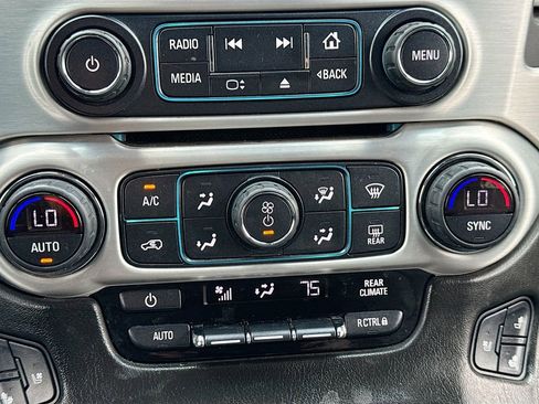 Used 2020 GMC Yukon XL SLT w/ Premium Edition image 19