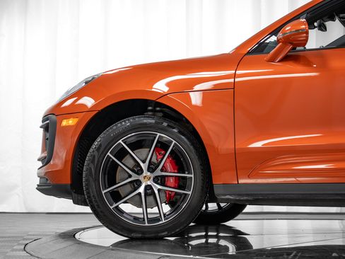 Certified 2024 Porsche Macan S AWD/4WD image 37