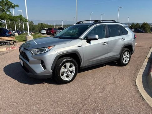 Used 2021 Toyota RAV4 XLE w/ Convenience Package AWD/4WD image 3