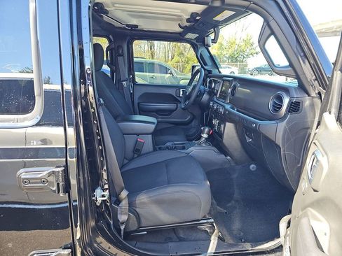 Used 2023 Jeep Wrangler Unlimited w/ Cold Weather Group image 5