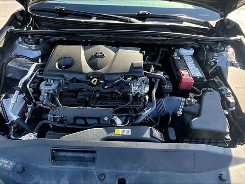 Used 2023 Toyota Camry SE image 9