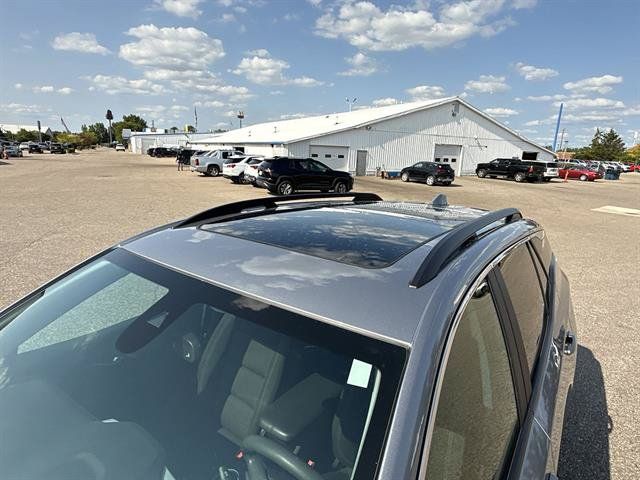 Certified 2023 GMC Terrain SLE w/ Driver Convenience Package AWD/4WD image 44