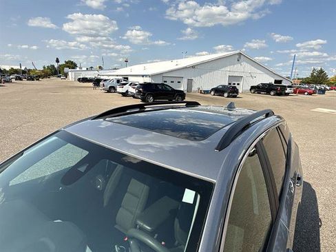 Used 2023 GMC Terrain SLE w/ Driver Convenience Package AWD/4WD image 44