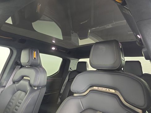 Used 2023 Rivian R1T Launch Edition image 36