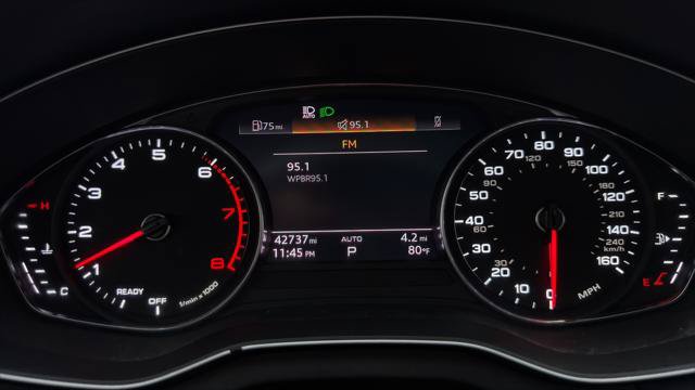 Used 2022 Audi Q5 2.0T Premium w/ Convenience Package AWD/4WD image 22