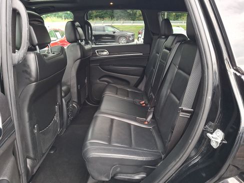 Used 2019 Jeep Grand Cherokee Limited AWD/4WD image 10