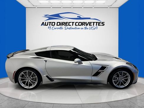 Used 2017 Chevrolet Corvette Grand Sport w/ Z07 Performance Package RWD image 8