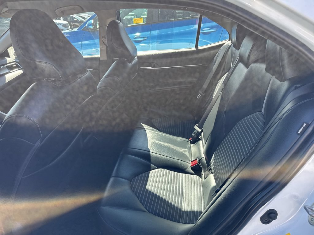 Used 2018 Toyota Camry SE w/ Convenience Package FWD image 17