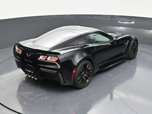 Used 2019 Chevrolet Corvette Z06 RWD image 16