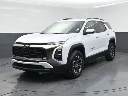 Used 2026 Chevrolet Equinox ACTIV w/ Convenience Package III FWD image 4
