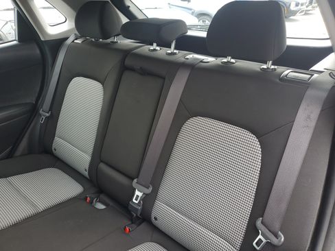 Used 2022 Hyundai Kona SE FWD image 9