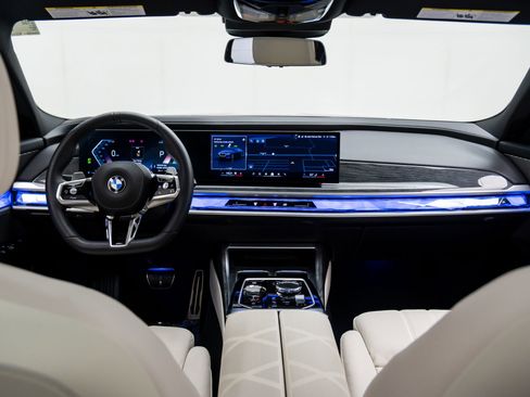 Used 2025 BMW 760i xDrive 760i xDrive w/ Executive Package image 10