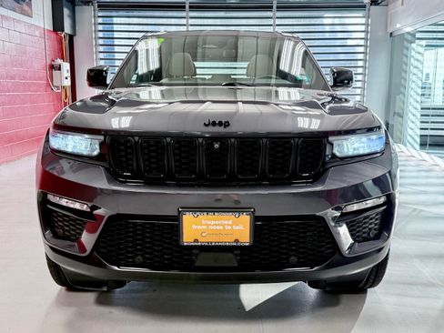 Used 2023 Jeep Grand Cherokee Limited w/ Luxury Tech Group II AWD/4WD image 13