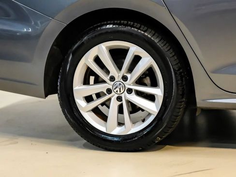 Used 2021 Volkswagen Passat 2.0T S FWD image 46