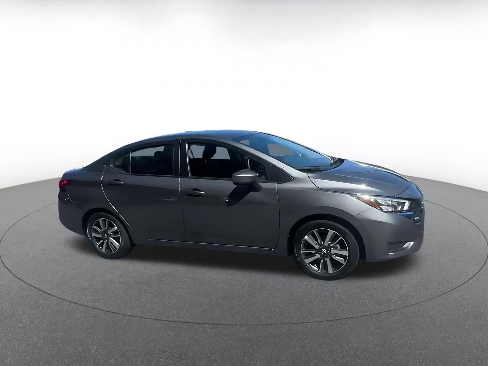 Used 2025 Nissan Versa SV FWD image 2