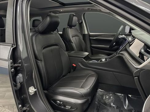 Used 2023 Jeep Grand Cherokee 4WD 4xe w/ Luxury Tech Group II image 35