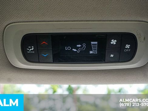 Used 2022 Chrysler Voyager LX FWD image 36