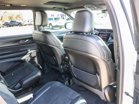 New 2025 Jeep Grand Cherokee L Altitude image 20