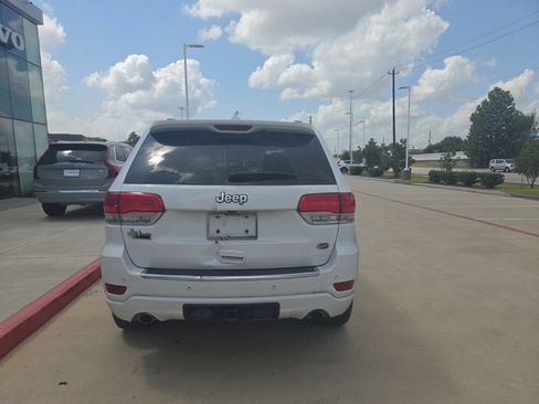 Used 2018 Jeep Grand Cherokee Overland RWD image 5