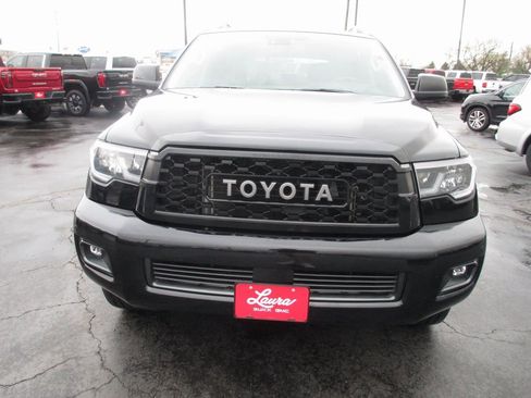 Used 2022 Toyota Sequoia SR5 w/ Premium Package image 11