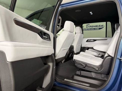 New 2026 Chevrolet Suburban Premier image 13