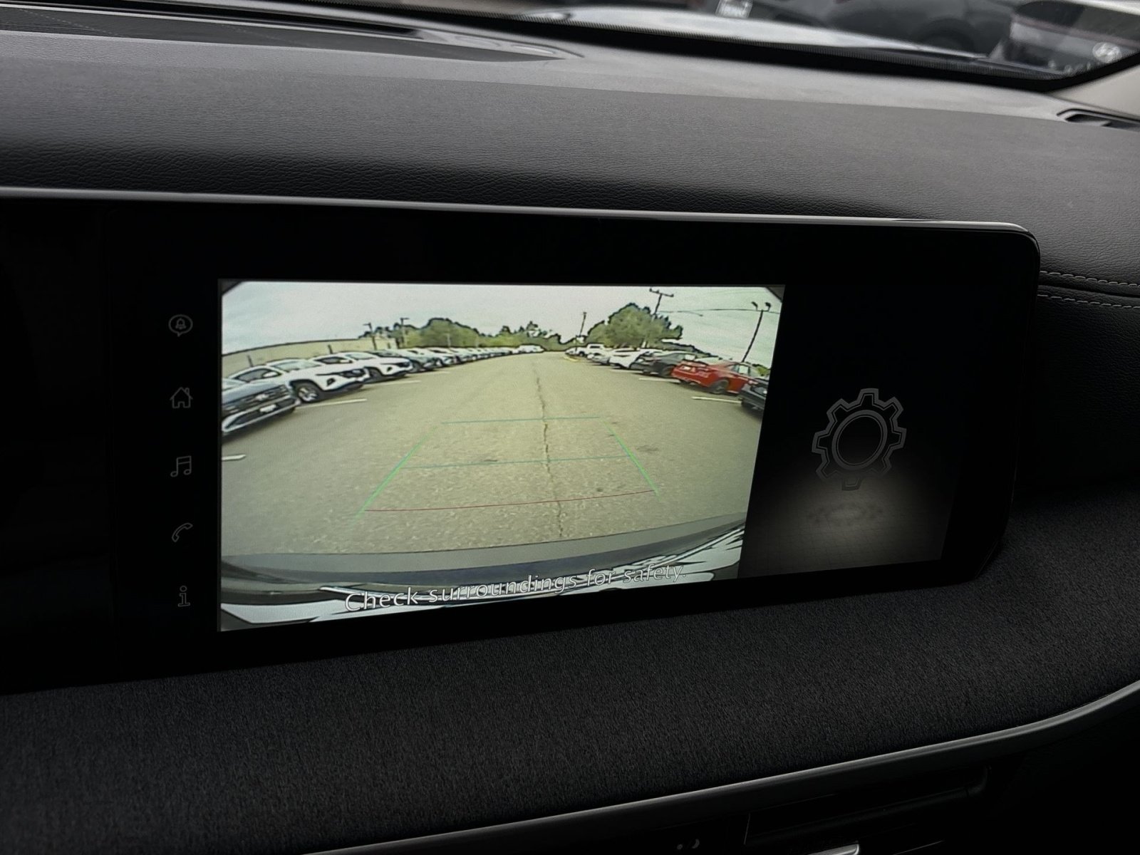 Used 2025 Nissan Kicks SV AWD/4WD image 19