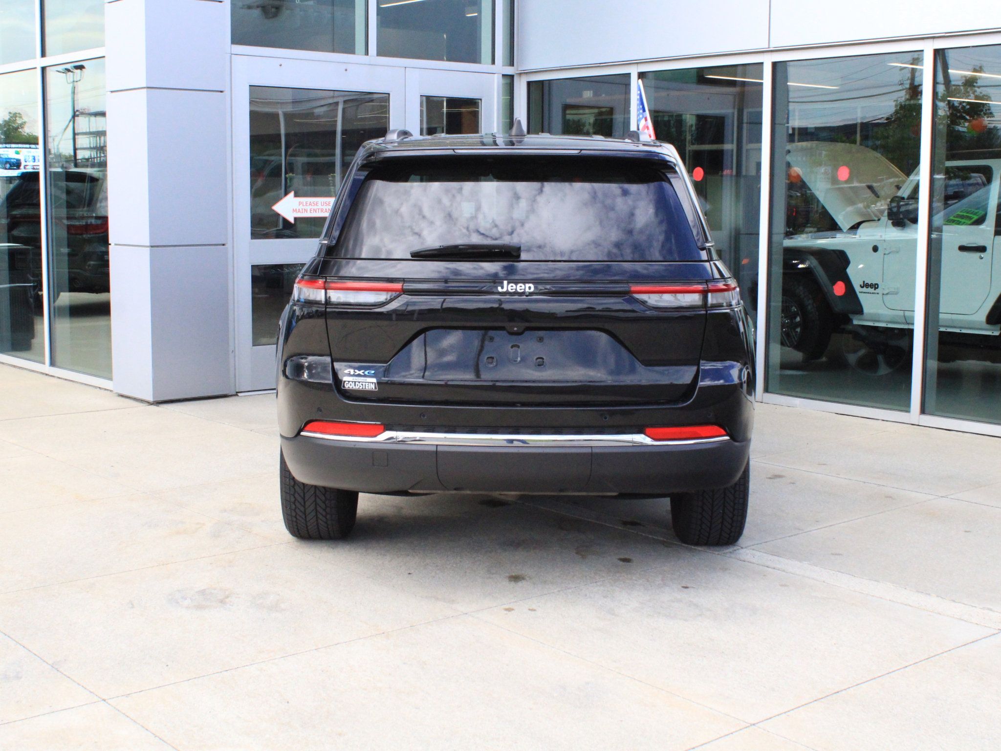 Used 2023 Jeep Grand Cherokee 4WD 4xe image 7
