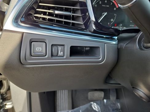 Used 2024 Cadillac XT6 Premium Luxury AWD/4WD image 15